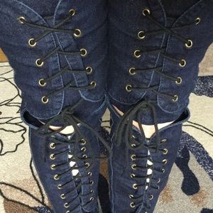 Lace up high waisted size 9 jeans